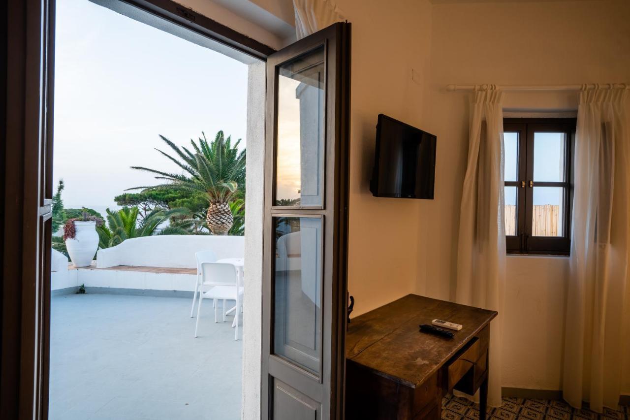 La Sciara Resort Hotel Стромболи Екстериор снимка