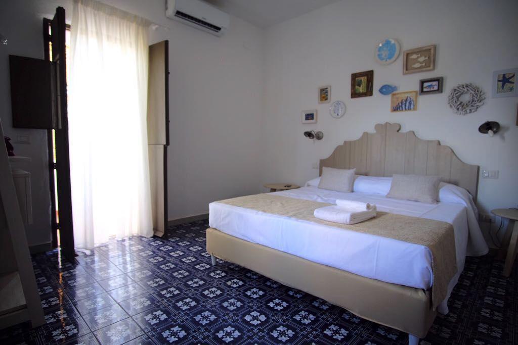 La Sciara Resort Hotel Стромболи Екстериор снимка