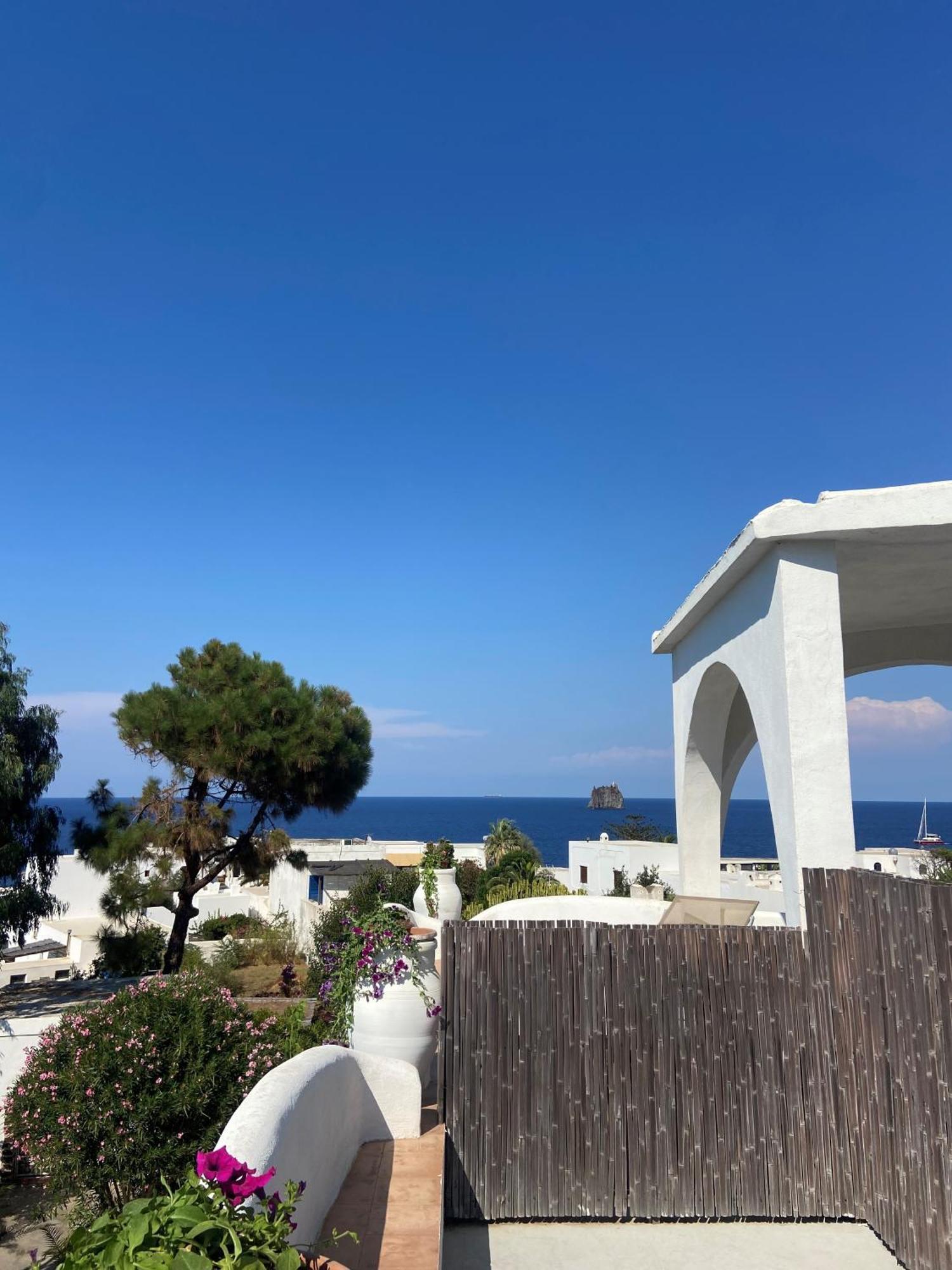 La Sciara Resort Hotel Стромболи Екстериор снимка