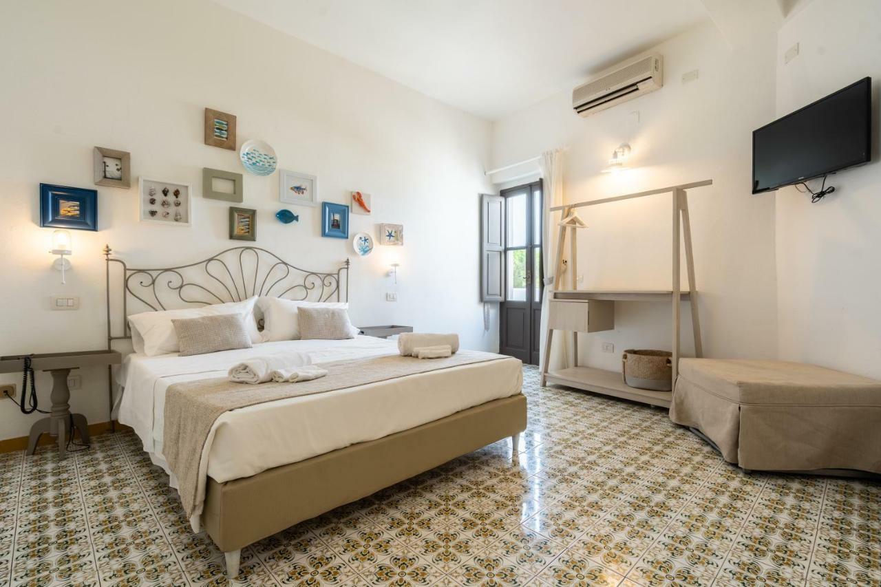 La Sciara Resort Hotel Стромболи Екстериор снимка