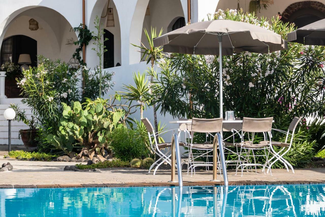 La Sciara Resort Hotel Стромболи Екстериор снимка